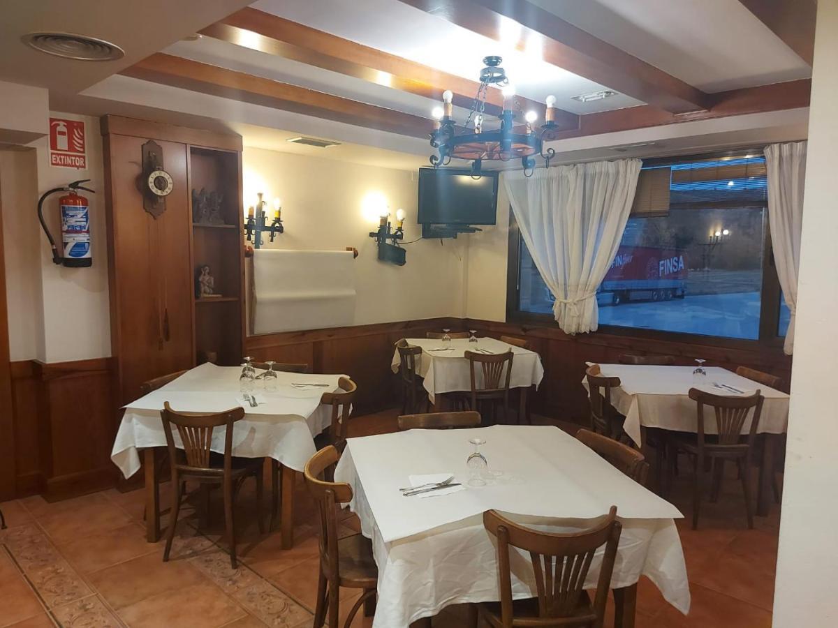 Hostal Linares Villanueva de Argaño Extérieur photo